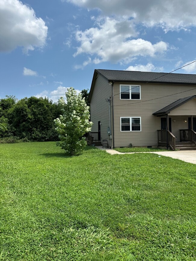 Photo - 105 Chesapeake Ct