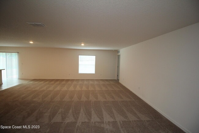 Photo - 256 Trembley Ave SW