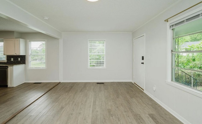 Photo - 2033 E Lake Blvd