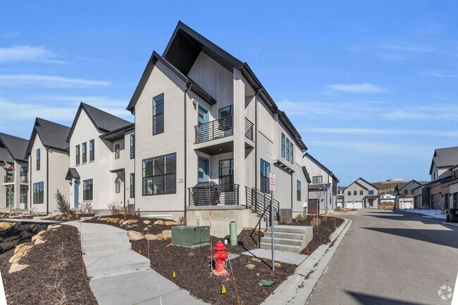 Building Photo - Brand New Coyote Ridge Townhome!