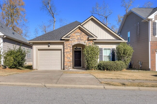 Building Photo - Updated 3 Bedroom 2 Bathroom Canterbury Farms