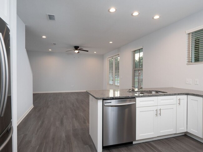 Photo - Porter's Parkside - 4 Bedroom, 4 Bathroom ...