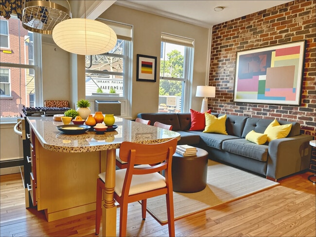 Building Photo - 9 Bowdoin St Rental