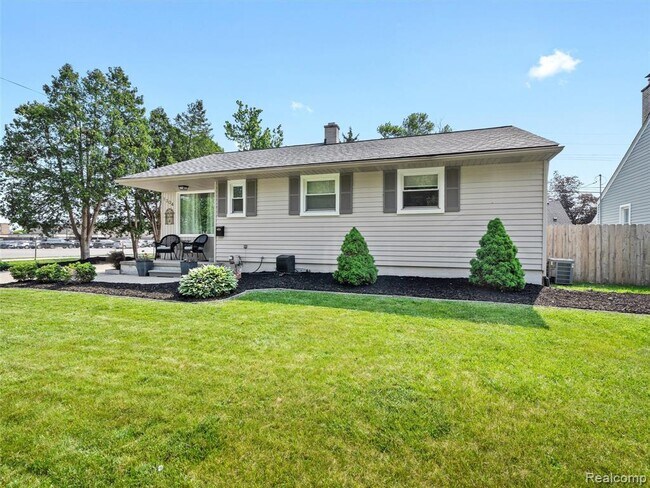 Photo - 1304 Grove Ave