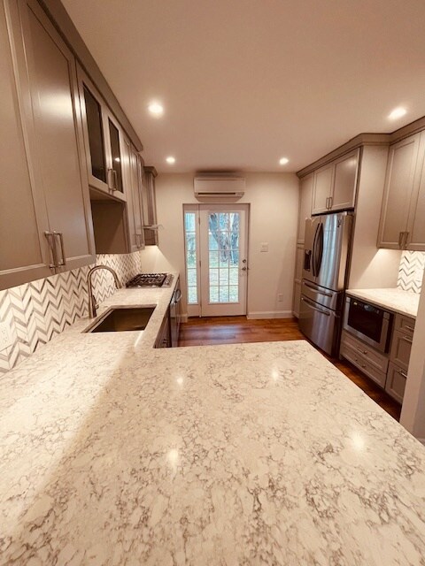 Photo - 344 N Sloan St