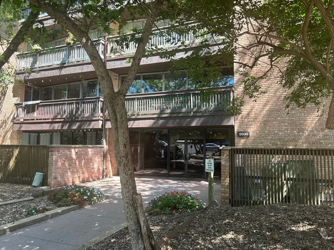 Building Photo - 5500 Hillcrest Ln Unit 129-1L Rental