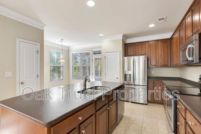 Photo - 1479 Roustabout Way