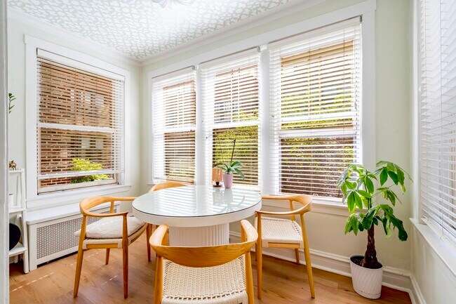 Photo - 745 W Brompton Ave Unit 2Bed 1Bath