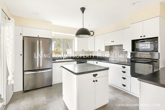 Photo - 7034 N Wilbur Ave