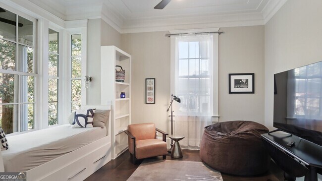 Photo - 1013 Euclid Ave NE