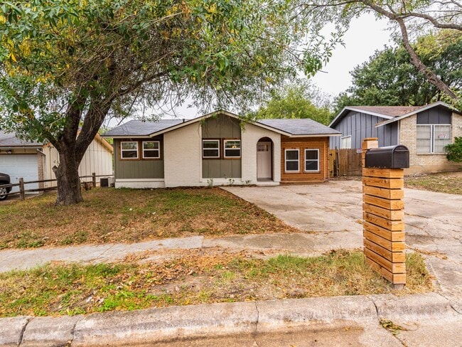 Photo - Fully Remodeled 4BR Home in East Austin – Modern Upgrades & Spacious Yard