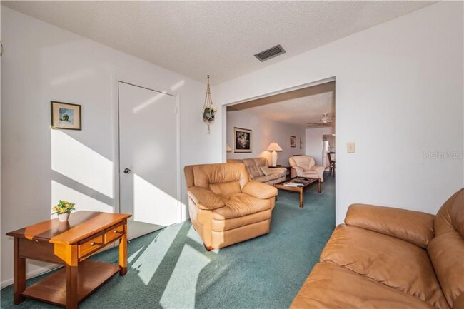 Photo - 8 Glencoe Pl Unidad 305