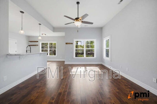 Photo - 220 Stubbs Dr