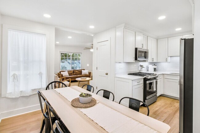 Photo - 1990 Wingate Rd Unit ID1240898P