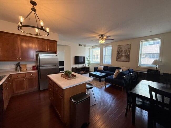 Photo - 135 E Prairie Ave Unit Apt 1