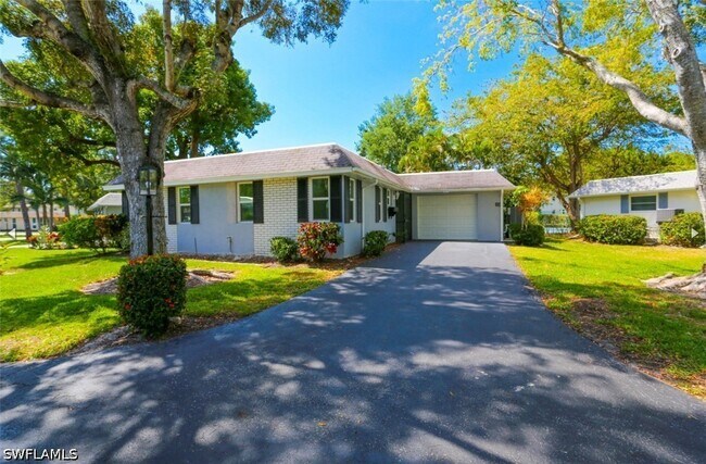 Photo - 225 Georgetown Blvd