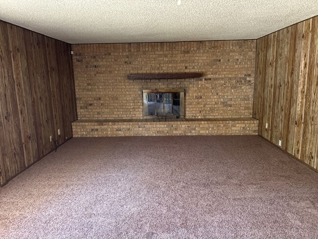 Photo - 301 Margaret Lee St