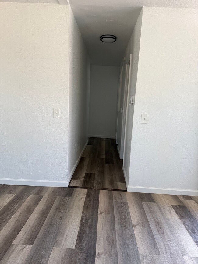 220 W 9th St Unit 414
