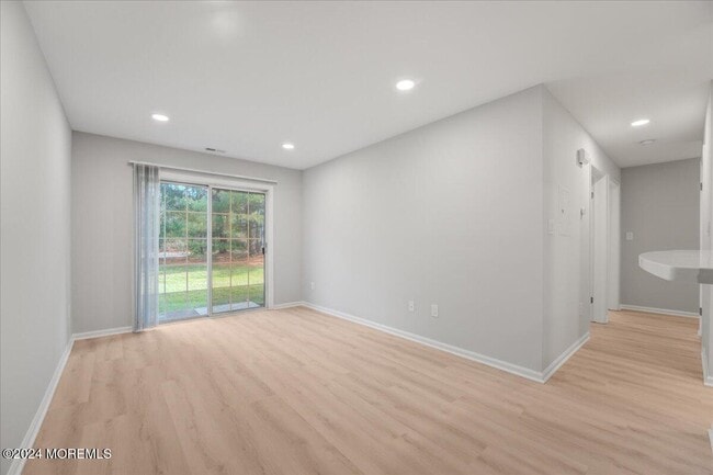Photo - 785 Banyan Ct