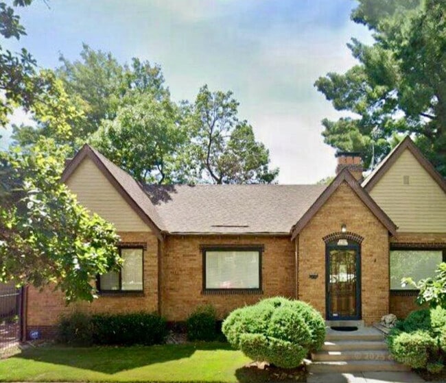 Photo - 400 S Race St