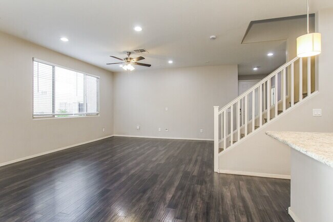 Photo - 16417 W Latham St