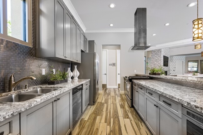 La Verne Village Luxury Apartment Homes