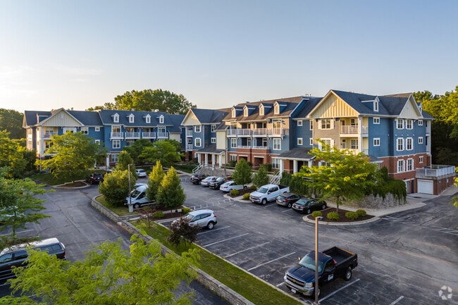 Delafield Lakes Apartments