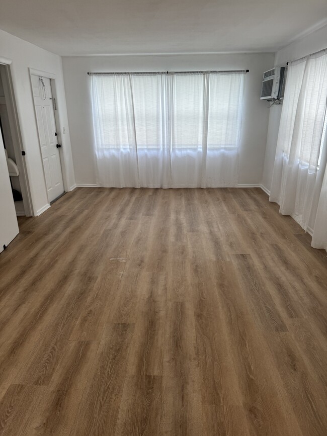 Building Photo - 171 S Broadway Unit 2