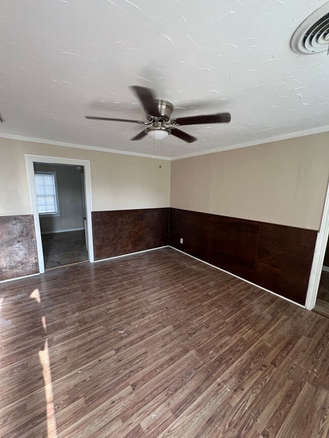 Photo - 904 S Travis St