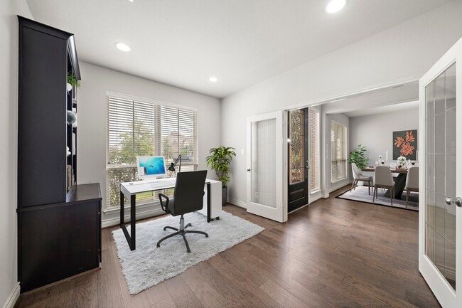 Photo - 3907 Pinecrest Peak Dr