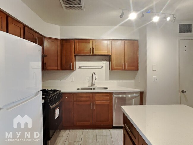 Photo - 1426 W 7th Ave