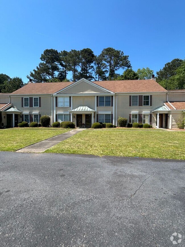 Building Photo - Newly Remodeled 3 Bedroom in Deer Manor! Rental