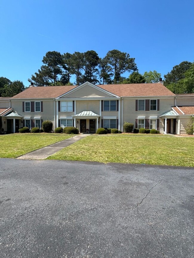 Newly Remodeled 3 Bedroom in Deer Manor! - Newly Remodeled 3 Bedroom in Deer Manor! Casa Adosada