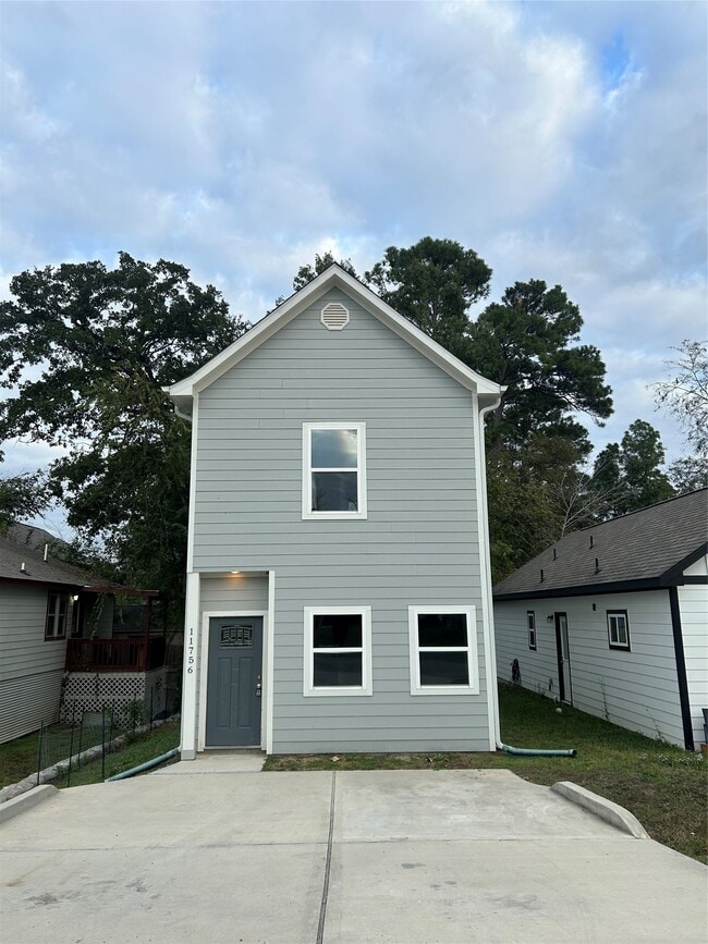 Building Photo - 11756 White Cedar St