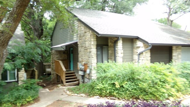 Building Photo - 1606 Waterloo Tr Rental