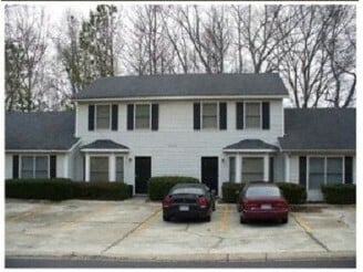 Building Photo - NOW AVAILABLE! Charming 2-Bedroom, 2-Bathroom Single-Level Townhome
