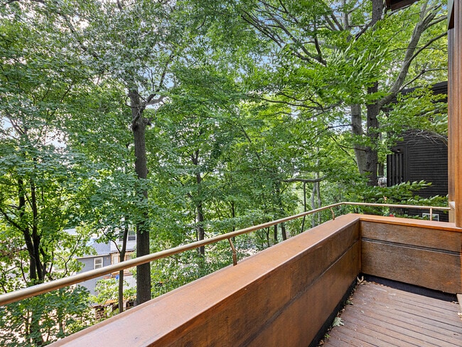 Building Photo - 170 Rawson Rd Unit #2