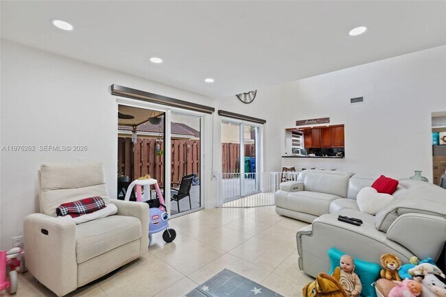 Photo - 6523 NW 170th Ln