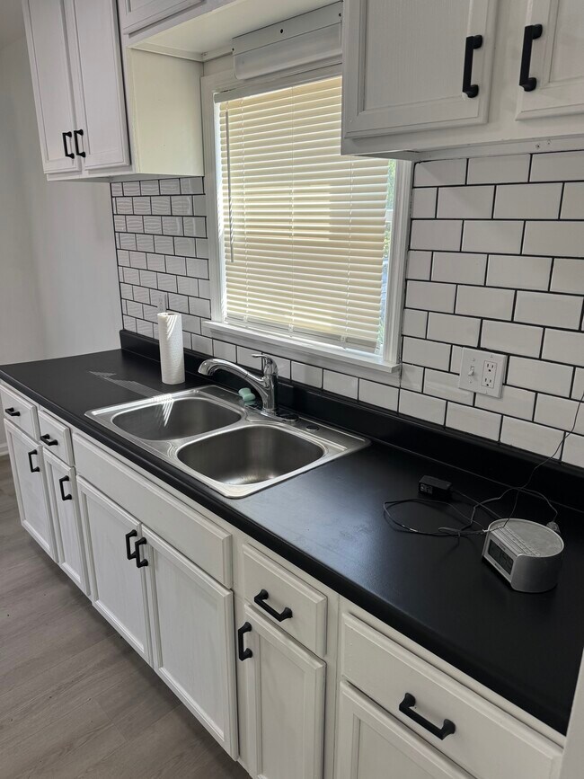 Photo - 1596 S Champion Ave