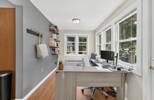 17 Bateman St Unit B