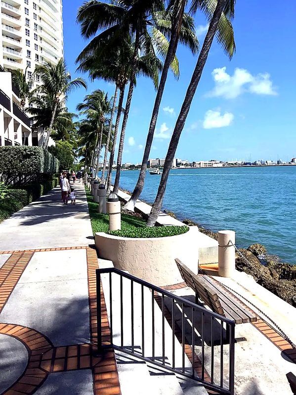 Photo - 540 Brickell Key Dr Unit 617