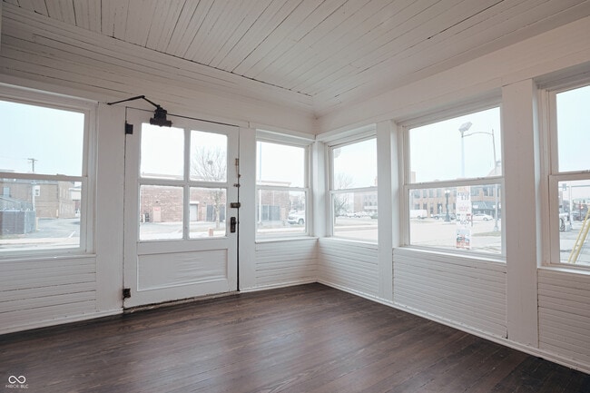 Photo - 217 S Meridian St