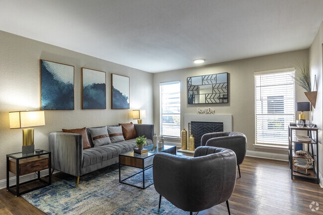 2BR, 2BA - 1,127SF - Living Room