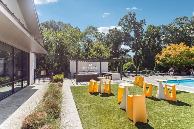 Área de la piscina - Rosemont Chamblee