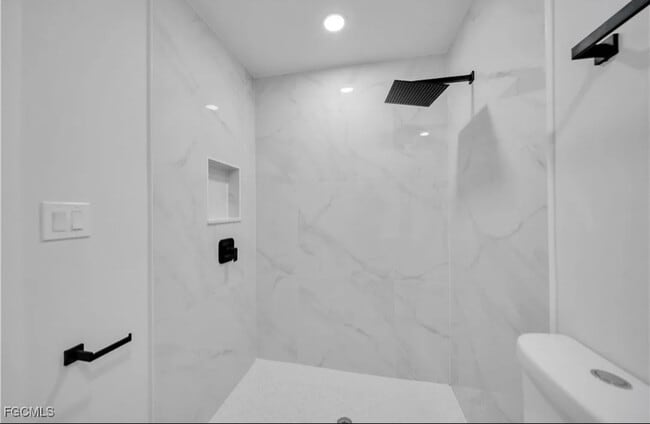 Photo - 820 Hibiscus Ave