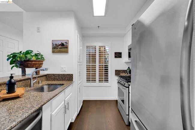 Photo - 180 Caldecott Ln Unidad 314
