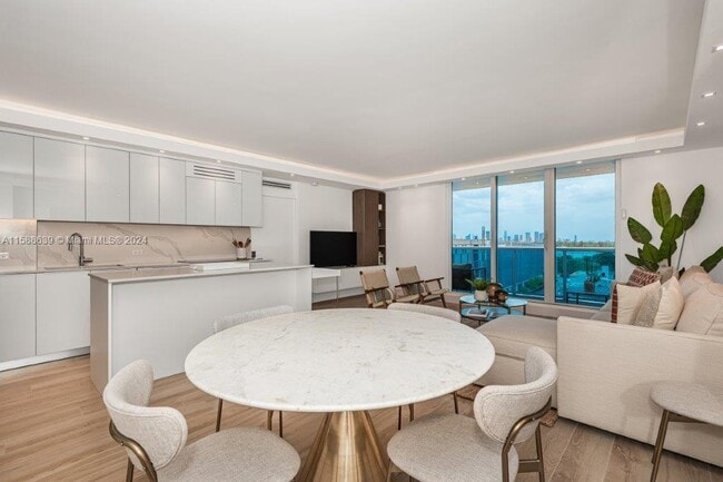 Photo - 2301 Collins Ave Unit 837