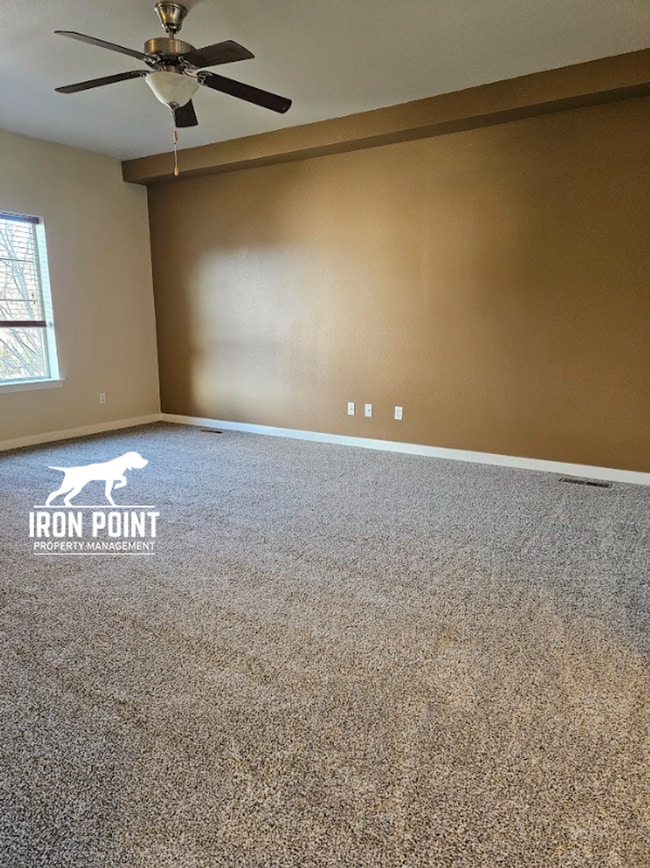 Photo - 3bed/2.5 bath Townhome in Boise w/2 Car Garage, Community Pool & Fitness Center