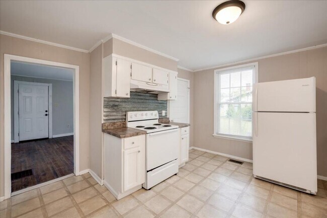 Photo - 2034 Fenwick St