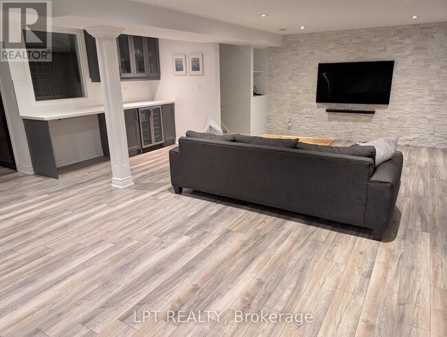 Photo - 10 Kinloch Ct